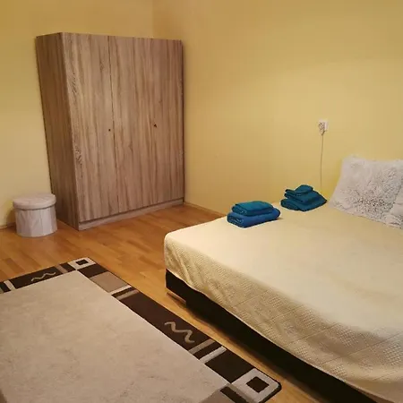 Maria Vendeghaz Apartamento Lesenceistvand